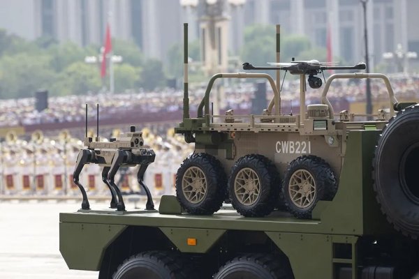 君润宜保 九三阅兵一大亮点：再说一遍，不是“机器狗”！