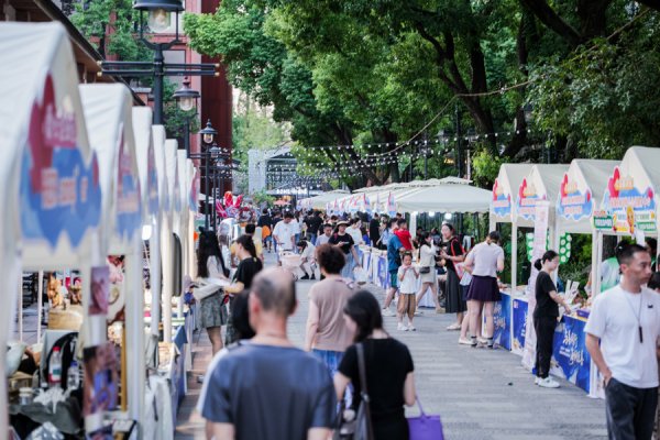 趣炒股 首批“浦东新区慈善公共空间”亮相！这些商场将以商业反哺慈善